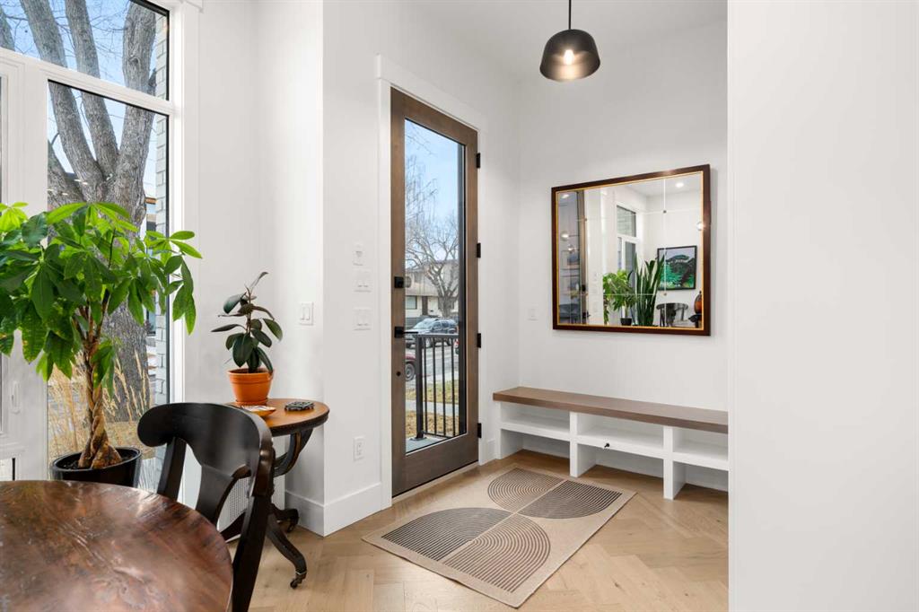 Picture for 2006 41 Avenue SW