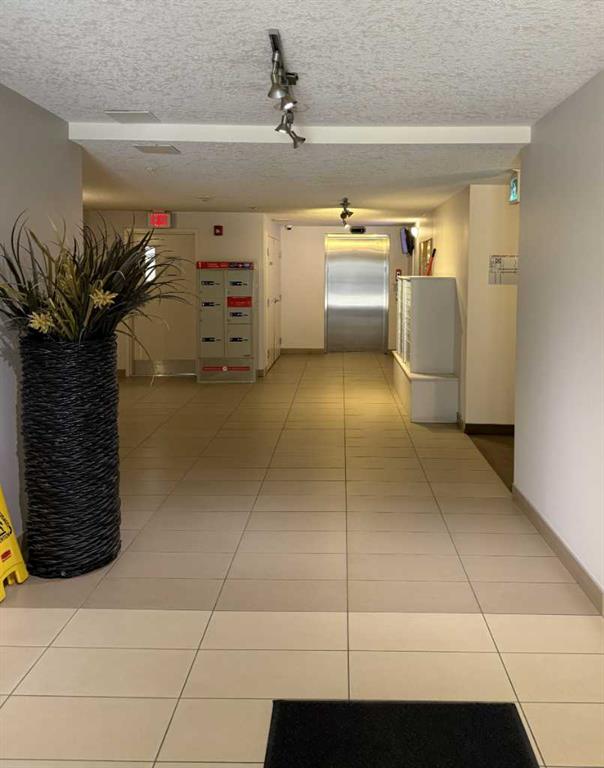 Picture for 1403, 175 Panatella Hill NW