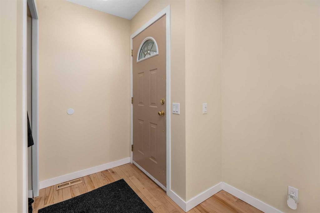 Picture for 104 Doverthorn Close SE