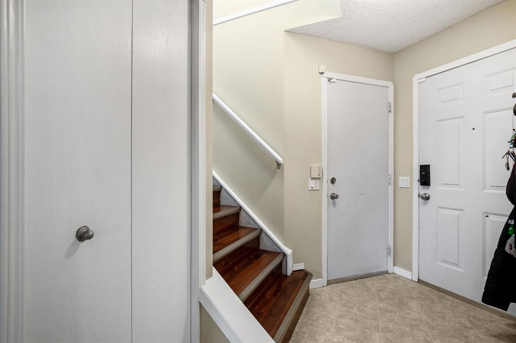 Picture for 42 Douglas Glen Green SE