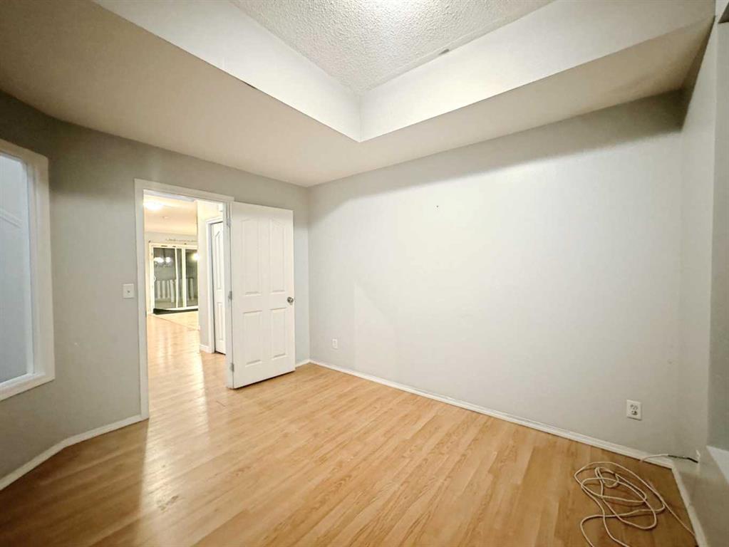 Picture for 262 Luxstone Road SW