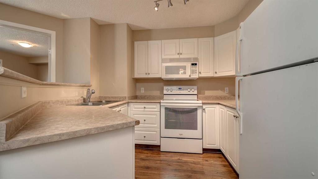 Picture for 208, 5500 Somervale Court SW