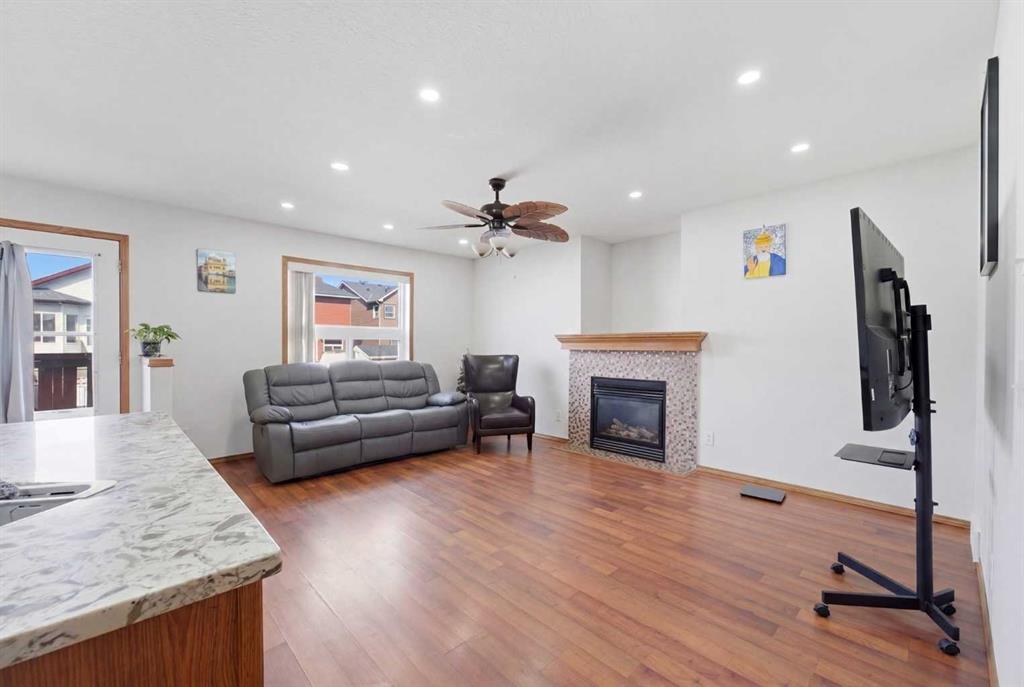 Picture for 139 Saddlehorn Close NE