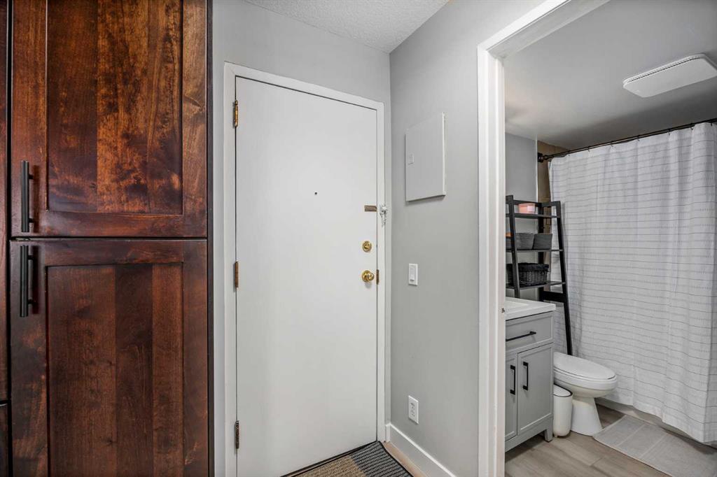 Picture for 201, 828 4A Street NE