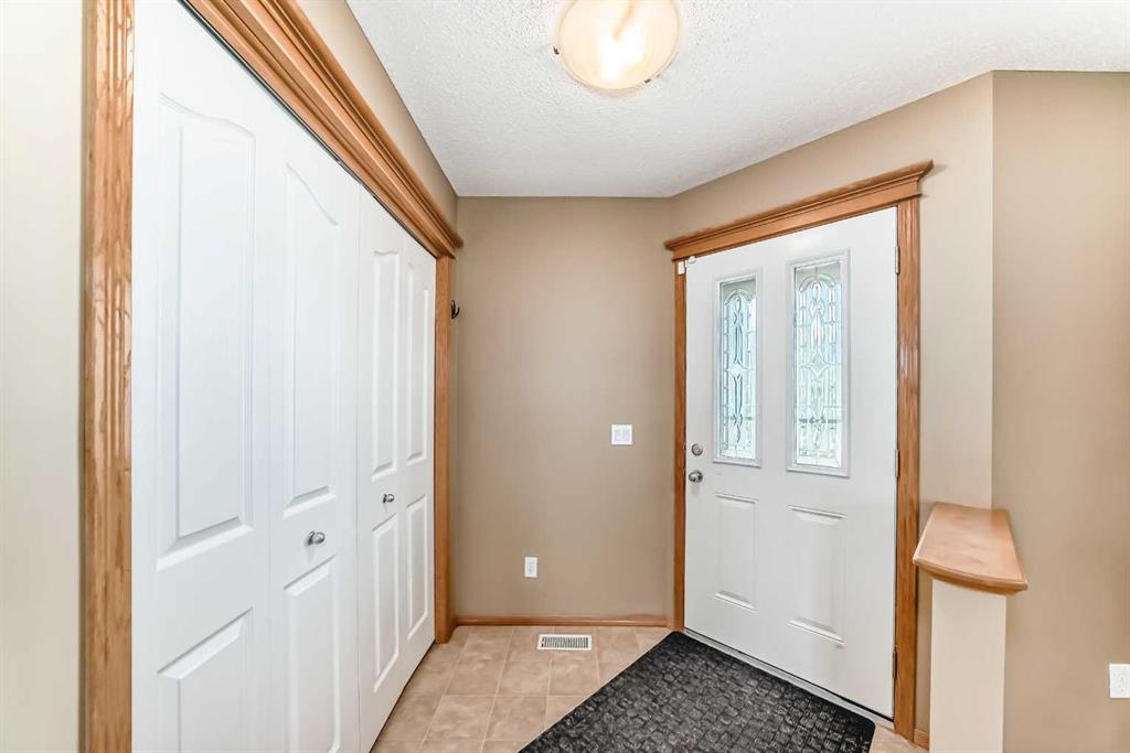 Picture for 24 Evanscove Heights NW