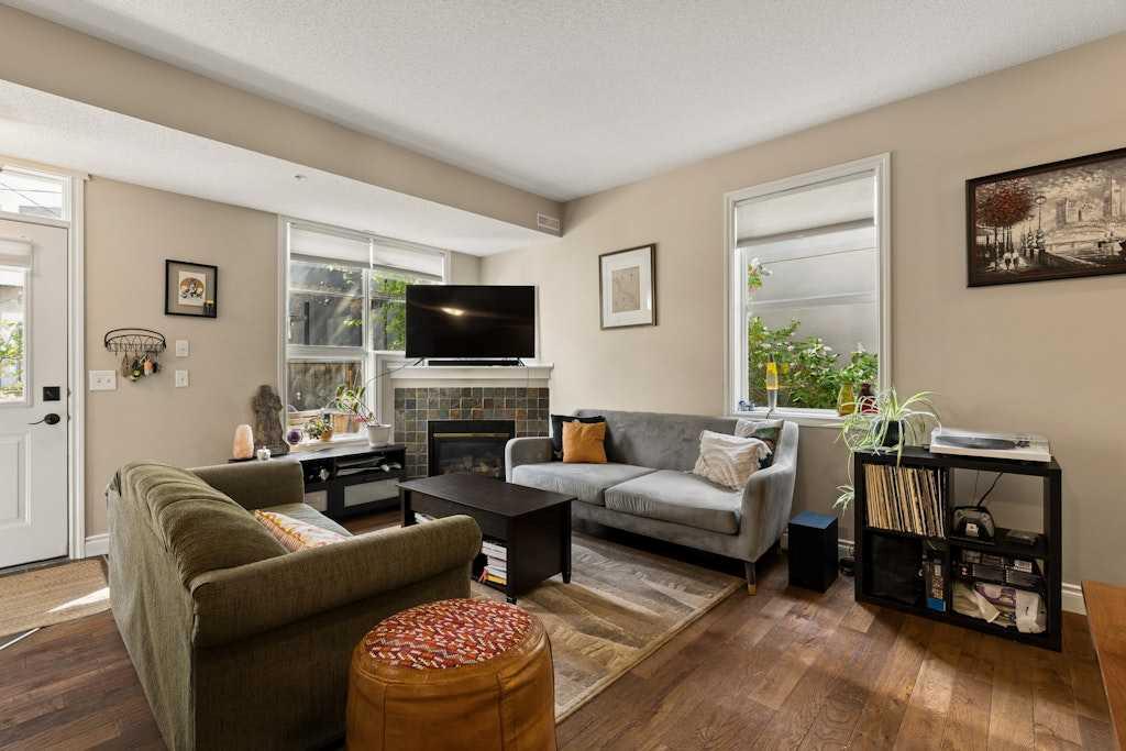 Picture for 12, 2001 34 Avenue SW