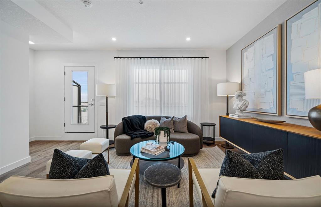 Picture for 452, 141 Prince Court 
