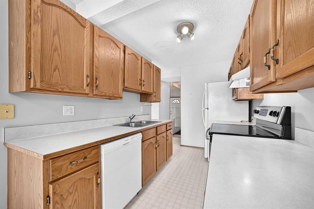 Picture for 34 Shawinigan Lane SW