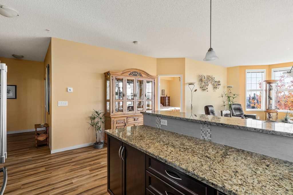 Picture for 300, 1 Crystal Green Lane  https://www.cirrealty.ca/reb/creb/51/A2266151_15.jpg