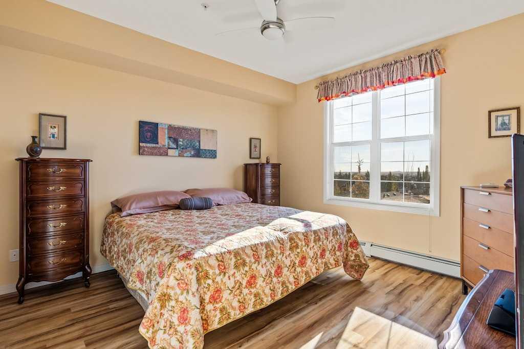 Picture for 300, 1 Crystal Green Lane  https://www.cirrealty.ca/reb/creb/51/A2266151_17.jpg