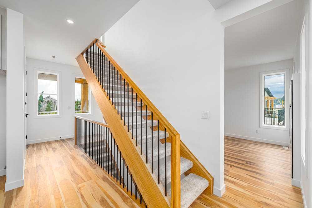 Picture for 638 Cottageclub Bend  https://www.cirrealty.ca/reb/creb/51/A2266451_10.jpg