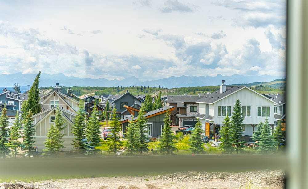 Picture for 638 Cottageclub Bend  https://www.cirrealty.ca/reb/creb/51/A2266451_16.jpg