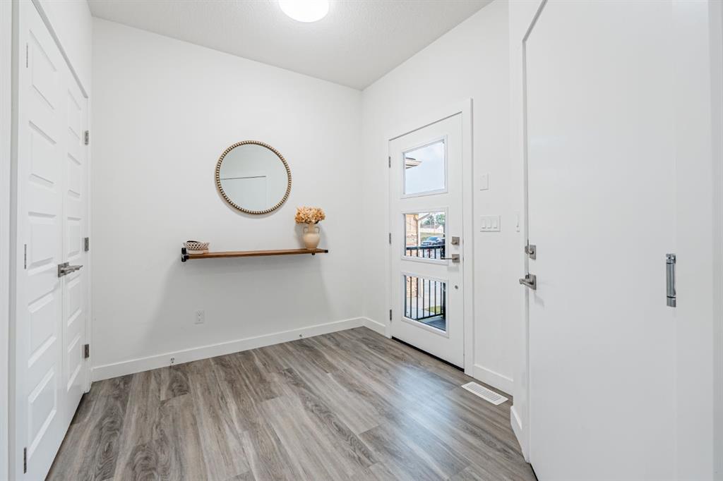 Picture for 112 Midtown Close SW