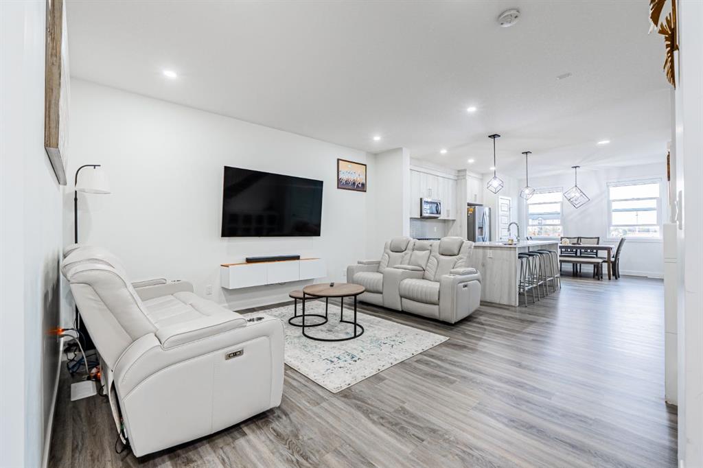 Picture for 112 Midtown Close SW