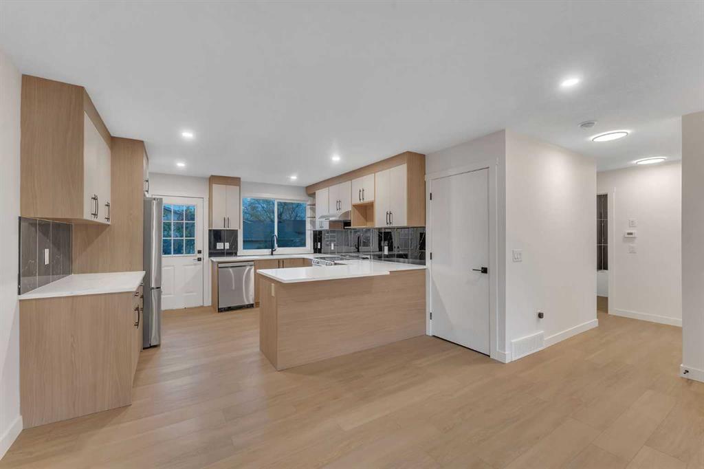 Picture for 352 Lysander Place SE