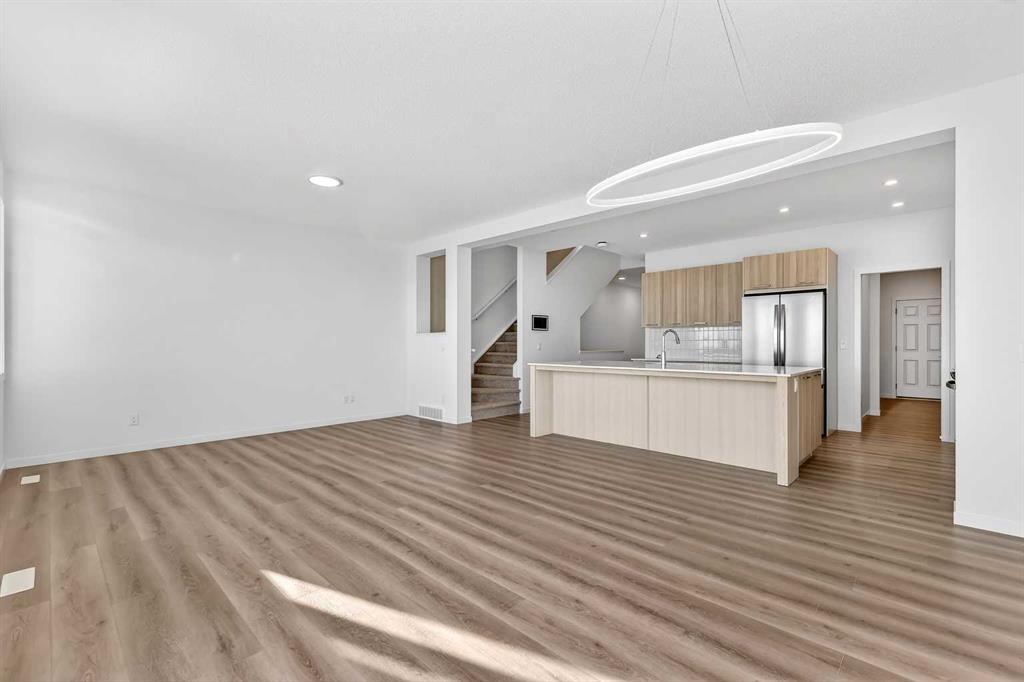 Picture for 191 Corner Glen Crescent NE