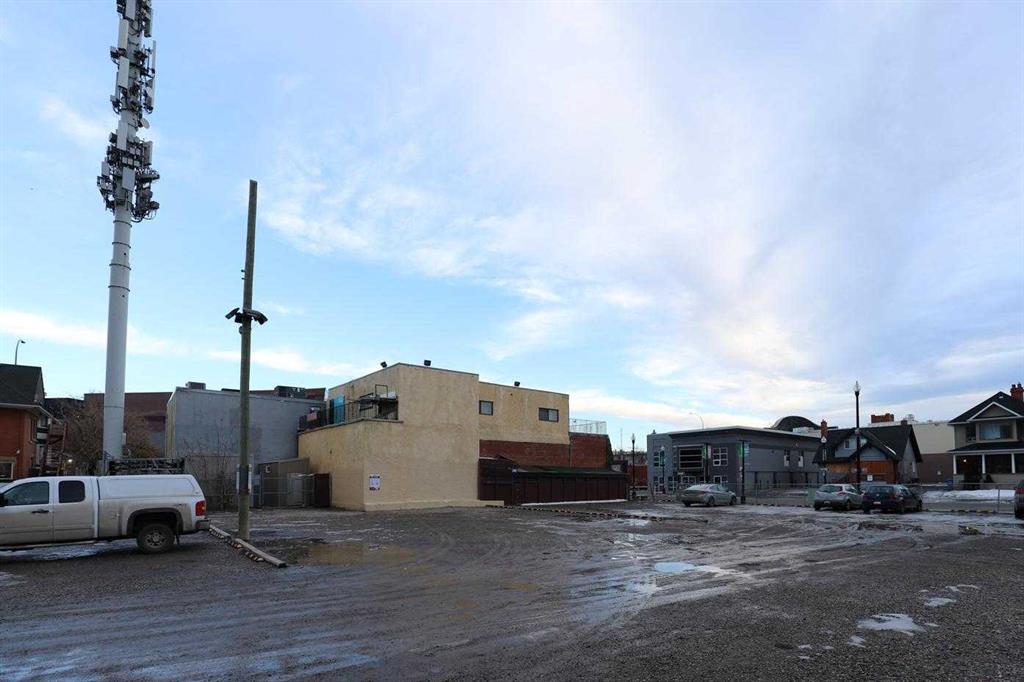 Picture for 234 17 Avenue SE