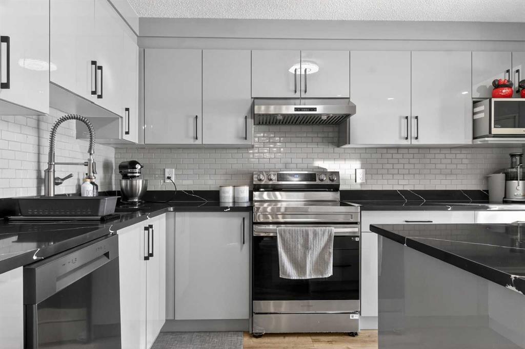 Picture for 77 Summerfield Road SE