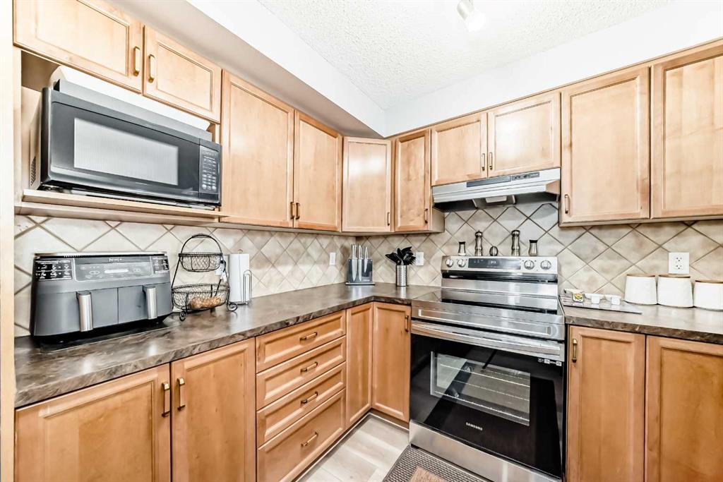 Picture for 2215, 5200 44 Avenue NE