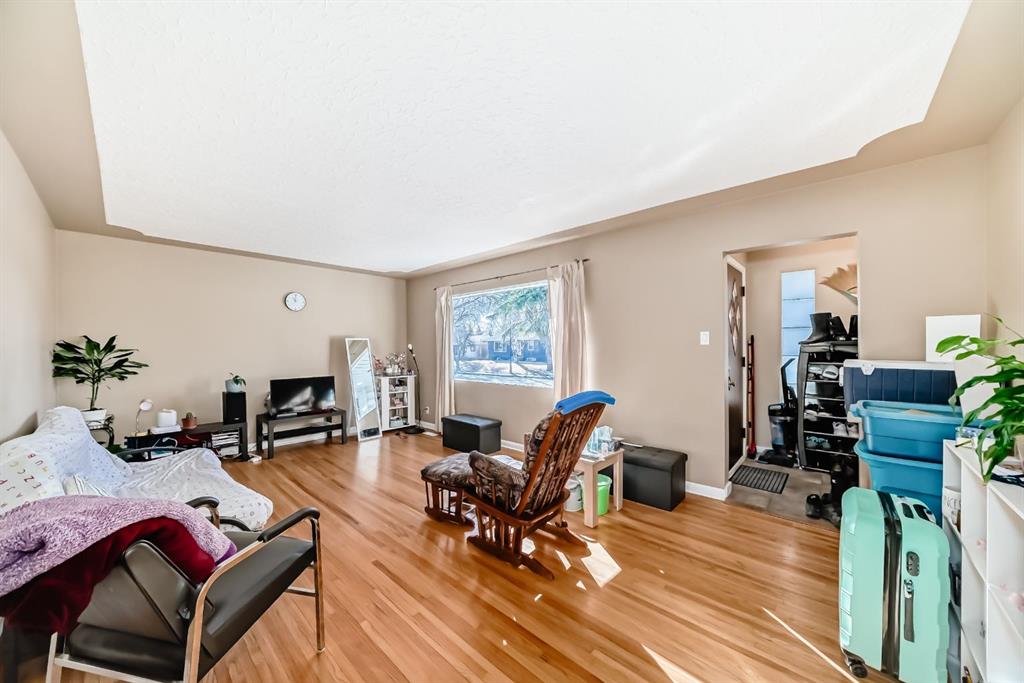 Picture for 28 Winslow Crescent SW