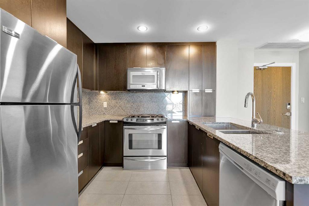 Picture for 907, 99 Spruce Place SW