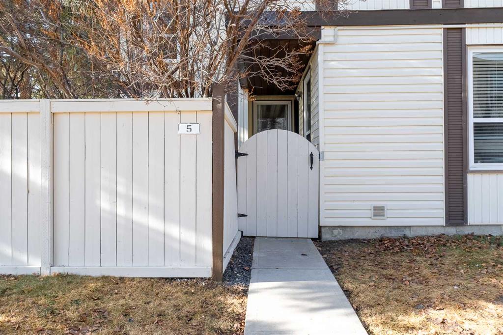 Picture for 5, 3200 60 Street 