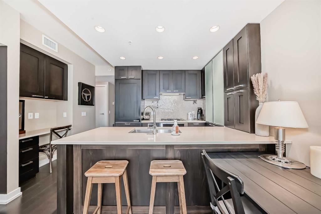 Picture for 1528, 222 Riverfront Avenue SW