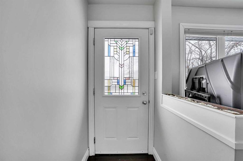 Picture for 35 Meadowview Road SW