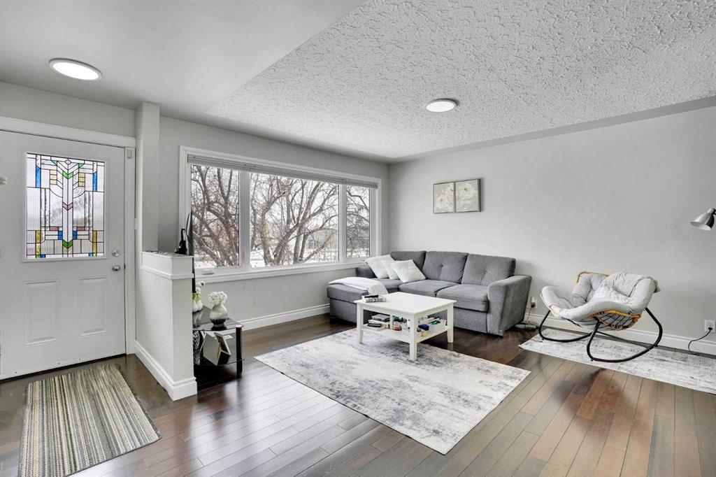 Picture for 35 Meadowview Road SW