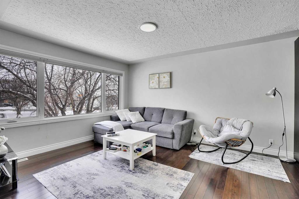 Picture for 35 Meadowview Road SW