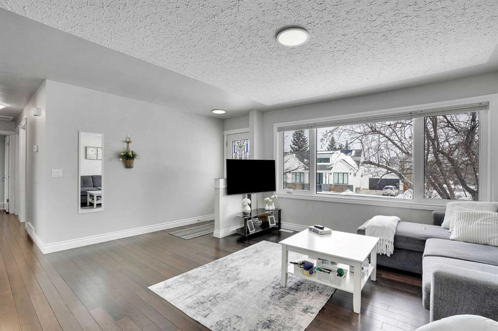 Picture for 35 Meadowview Road SW