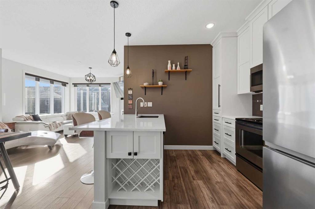 Picture for 206, 910 18 Avenue SW