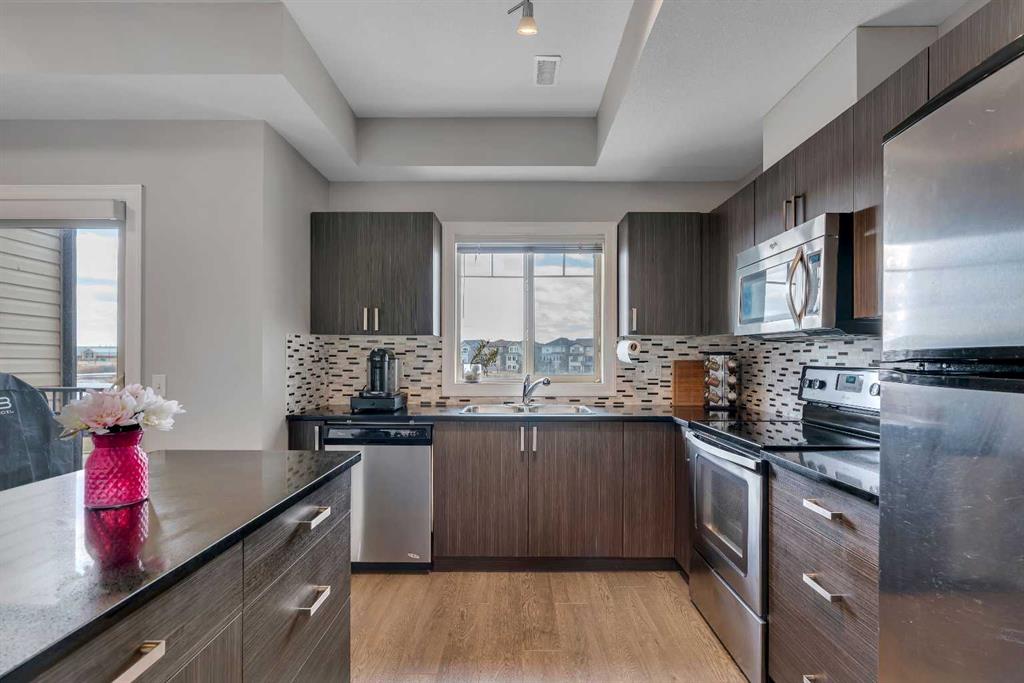 Picture for 414, 121 Copperpond Common SE