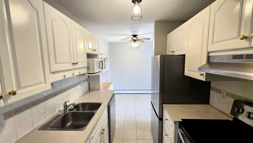 Picture for 112, 315 Heritage Drive SE