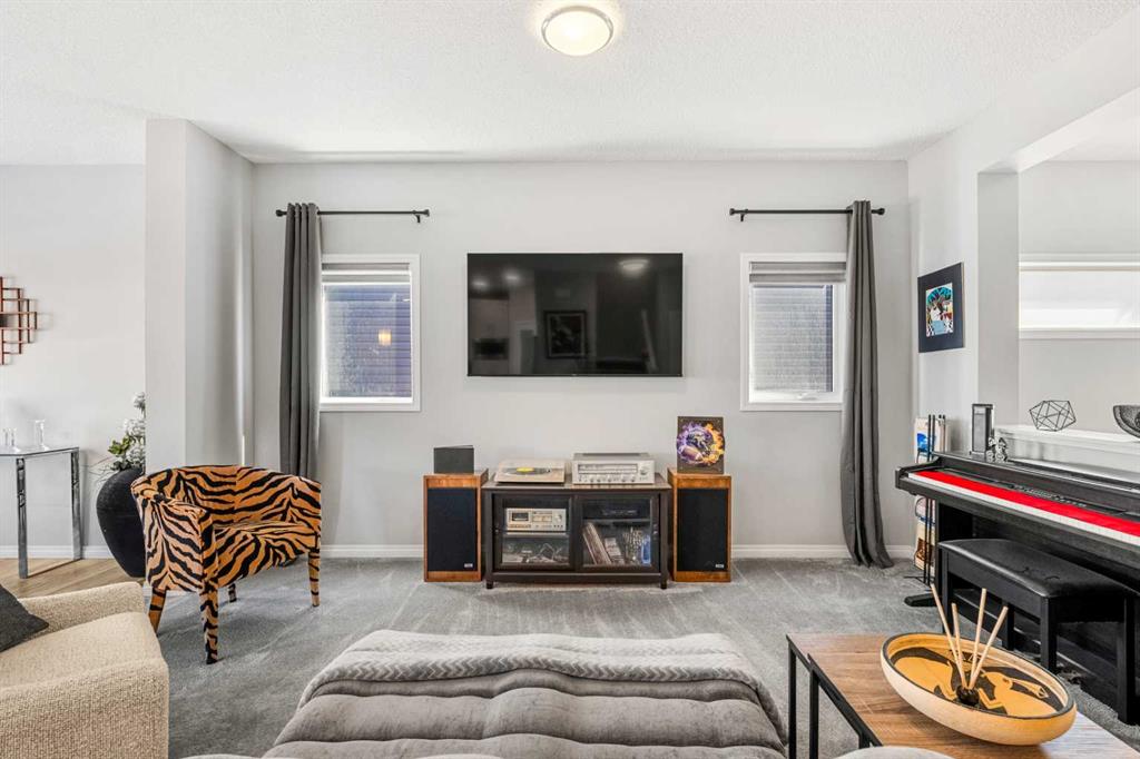 Picture for 1020 Chinook Gate Heath SW