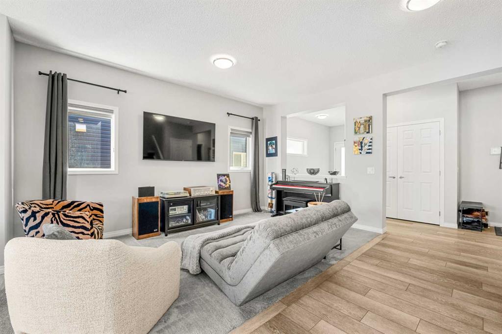 Picture for 1020 Chinook Gate Heath SW