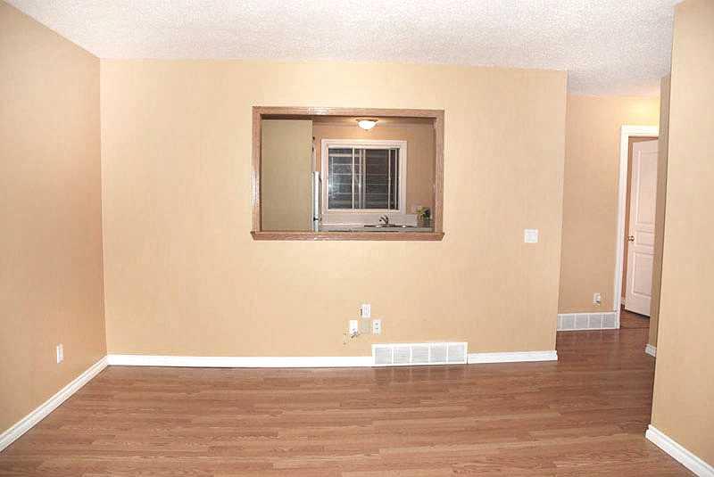 Picture for 884 Rundlecairn Way NE