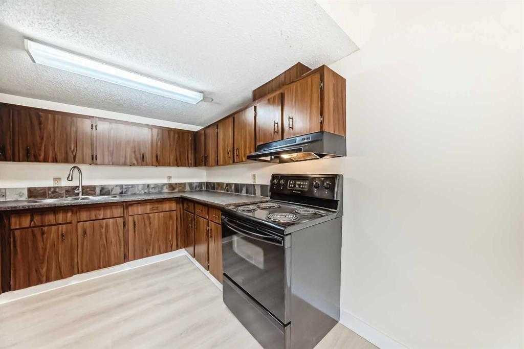 Picture for 702, 1540 29 Street NW