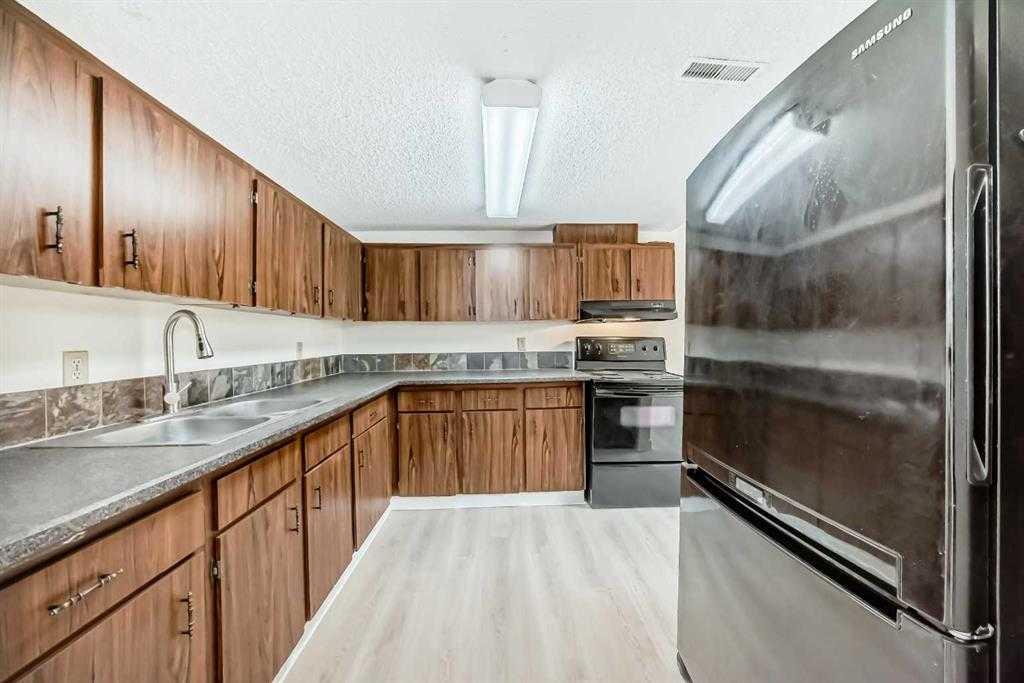Picture for 702, 1540 29 Street NW