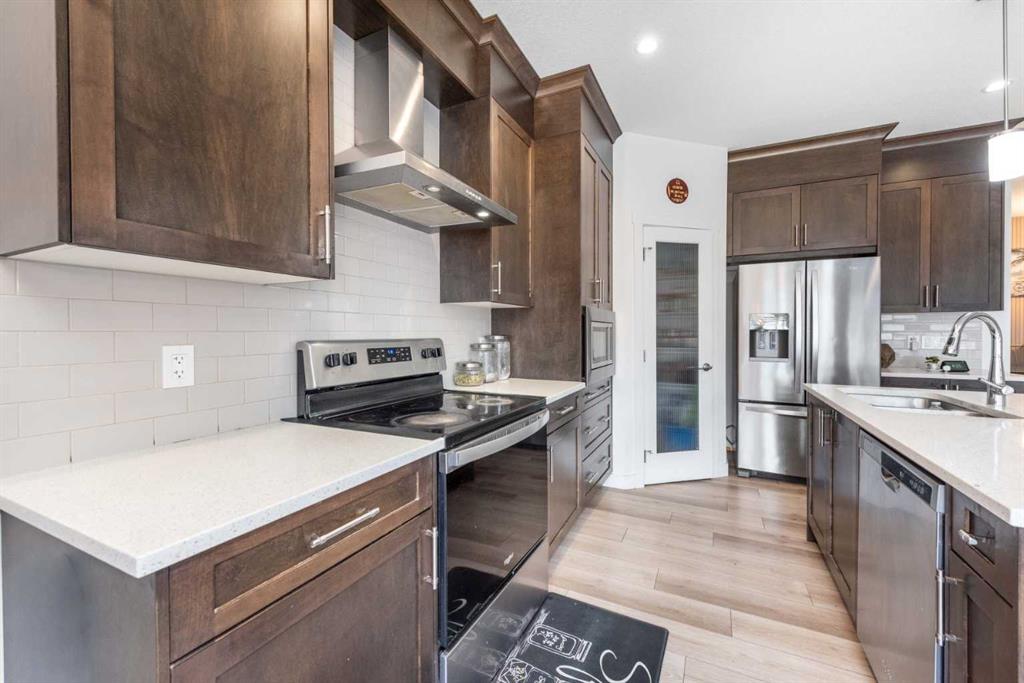 Picture for 32 Saddlestone Way NE