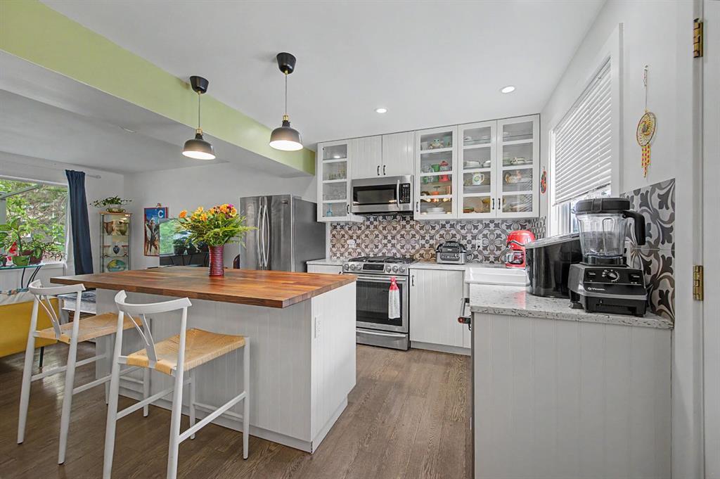 Picture for 633 Regal Park NE