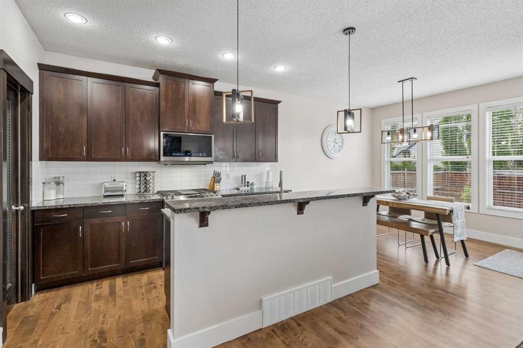 Picture for 45 Mahogany Terrace SE