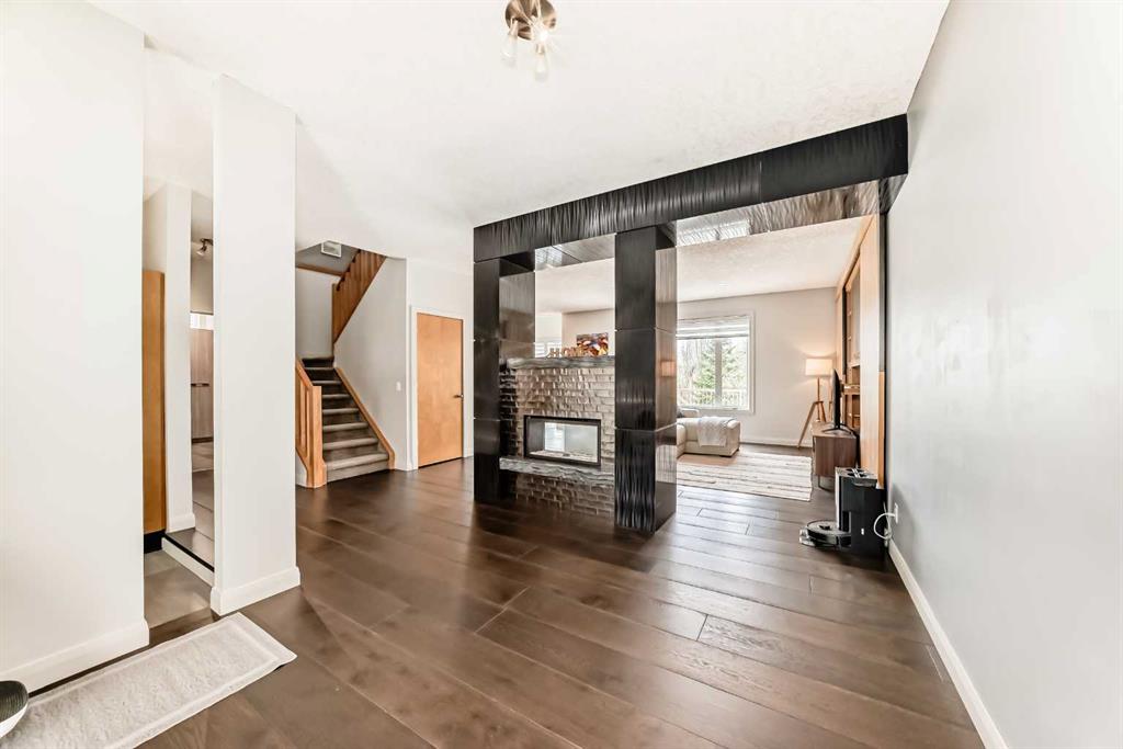 Picture for 11 Cresthaven Bay SW