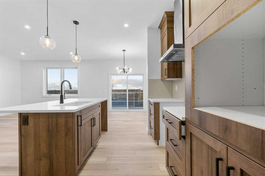 Picture for 142 Northern Lights Crescent  https://www.cirrealty.ca/reb/creb/52/A2263352_13.jpg