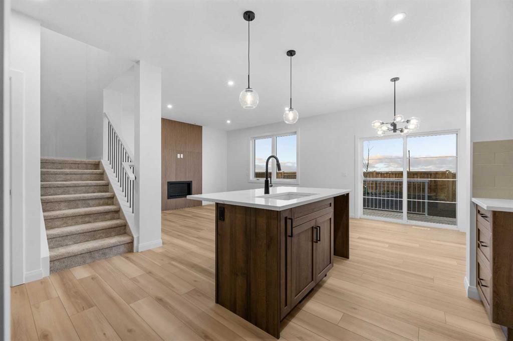 Picture for 142 Northern Lights Crescent  https://www.cirrealty.ca/reb/creb/52/A2263352_14.jpg