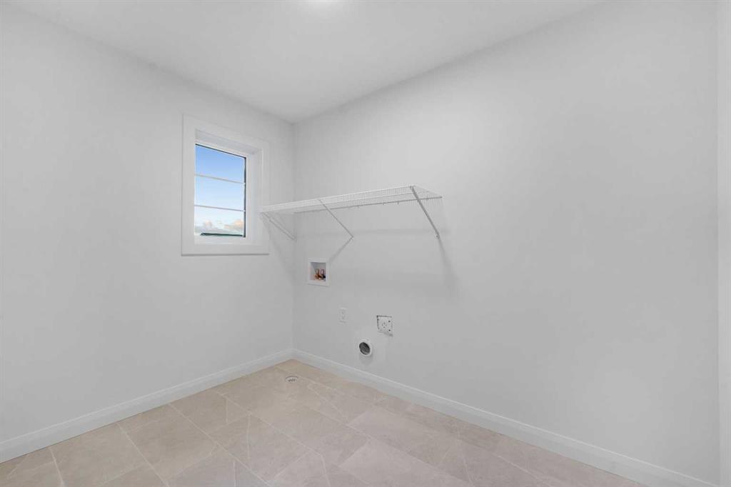 Picture for 142 Northern Lights Crescent  https://www.cirrealty.ca/reb/creb/52/A2263352_43.jpg