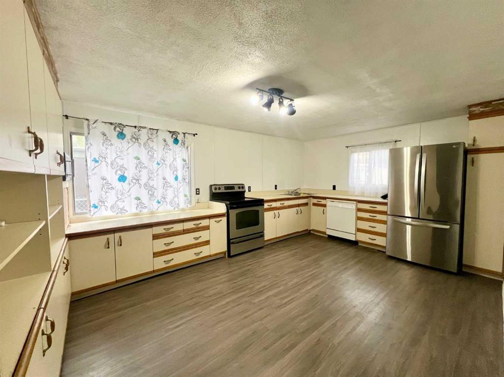 Picture for 239, 3223 83 Street NW