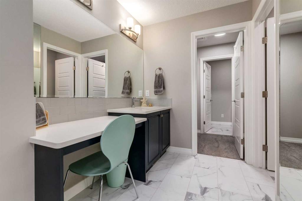 Picture for 759 Seton Circle SE https://www.cirrealty.ca/reb/creb/52/A2266252_24.jpg