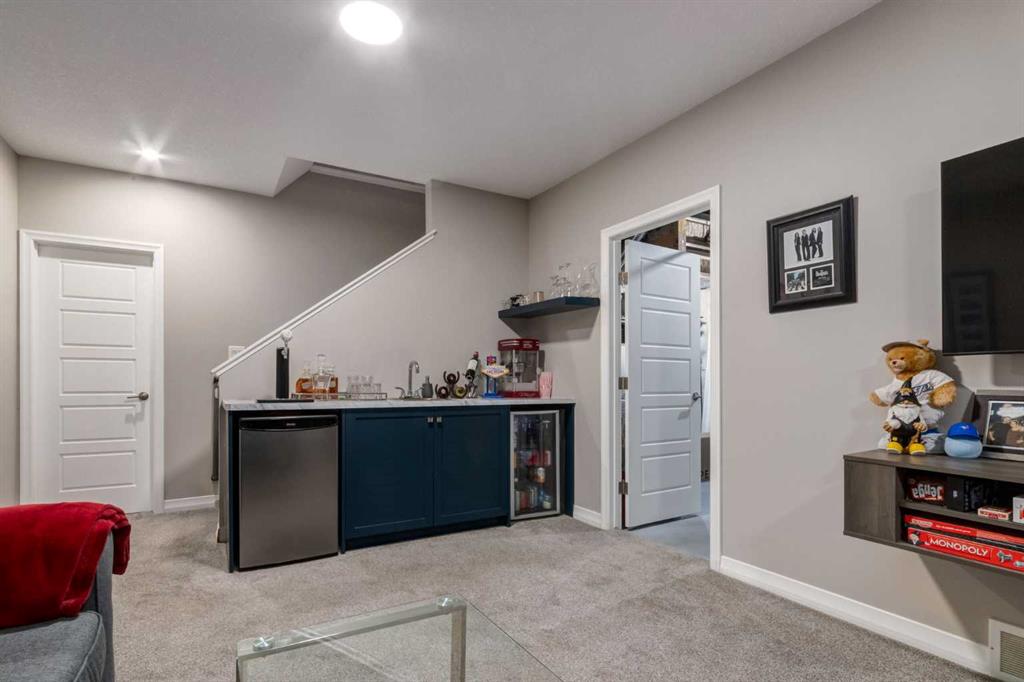 Picture for 759 Seton Circle SE https://www.cirrealty.ca/reb/creb/52/A2266252_30.jpg