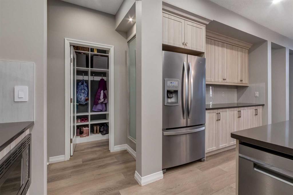 Picture for 759 Seton Circle SE https://www.cirrealty.ca/reb/creb/52/A2266252_7.jpg